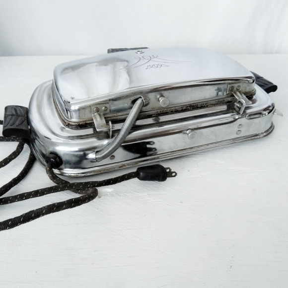 white westinghouse waffle maker